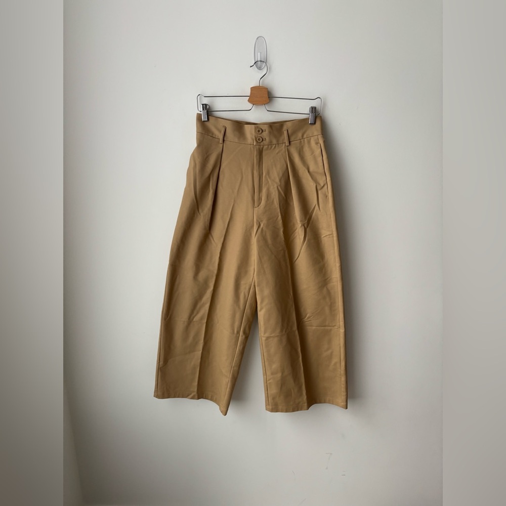 GU Wide Leg Cropped Pants Tan High Waist Pleated Minimalist Large